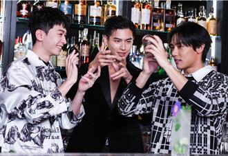 黃丞邦露「大肌肌」帥氣調酒 遇男客搭訕卻大聊人生志向