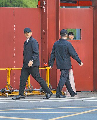 选前警报大作急灭火 军方一肩扛