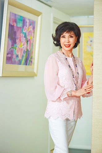 白嘉莉盡國民義務 從澳洲趕回台投票