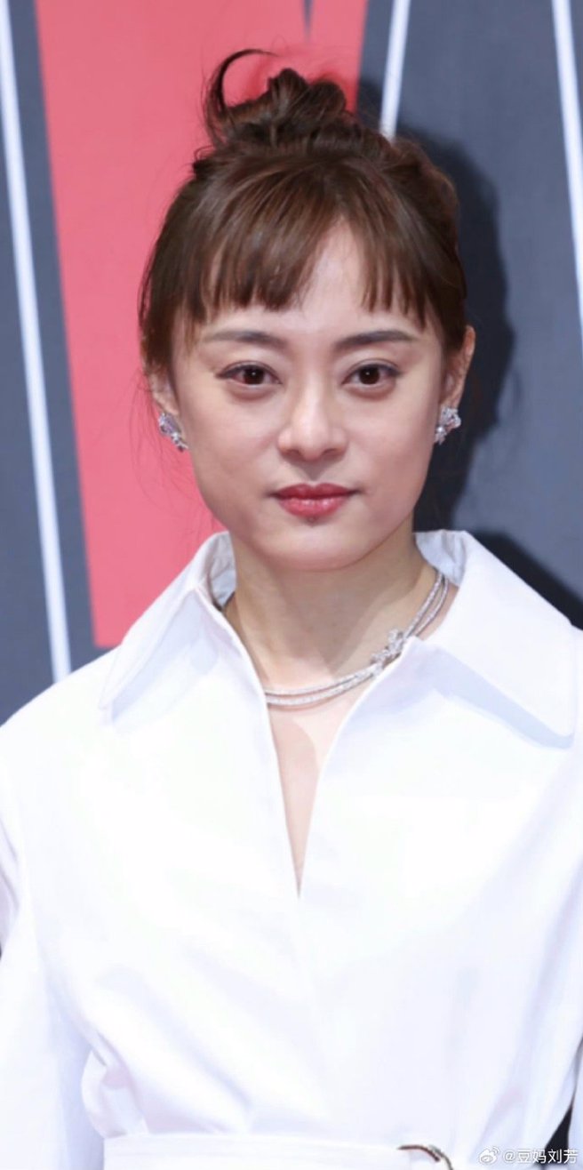 孙俪遭批脸部浮肿。（图／撷取自微博）