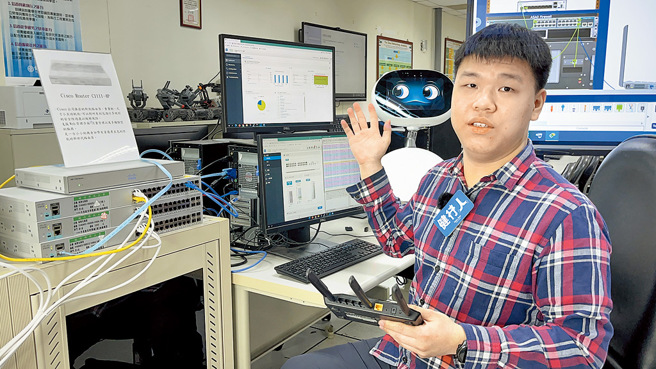 学生陈楷中获思科网路竞赛亚太区第1名。（图／健行科技大学提供）