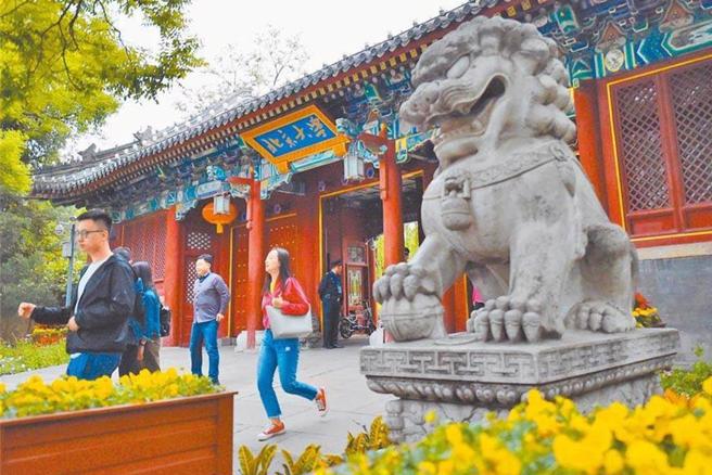 即时／大学毕业后何处去？清华、北大公布2023届数据。(新华社)