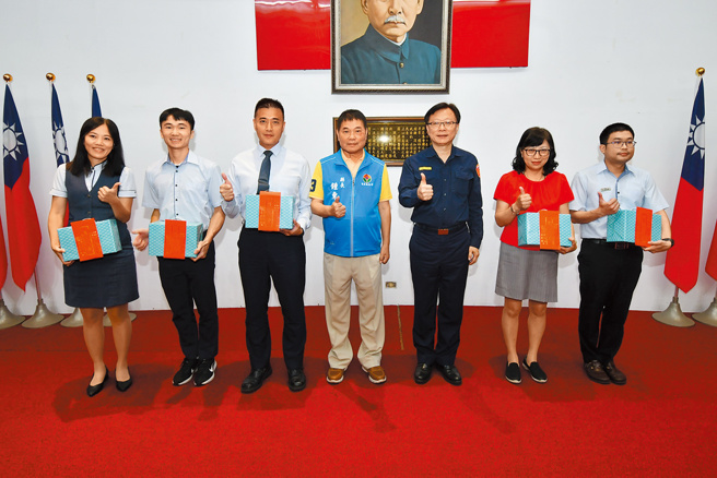 苗栗縣警局持續結合超商及金融機構阻止民眾被詐。（圖／苗栗縣警局提供）