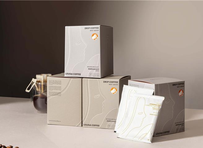 路易莎2024年春節全新推出超越精品濾掛咖啡，藝伎系列及尊爵系列共2款濾掛咖啡。（路易莎提供／朱世凱台北傳真）