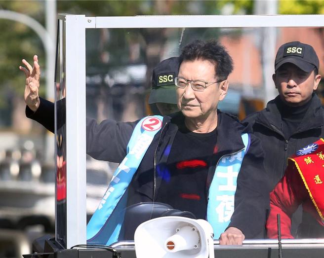 選戰觀察》趙少康逼問柯這句話有深意？ 藍盼1戰術積小勝成大勝。趙少康（見圖）呼籲柯文哲選後不與民進黨組聯合政府。（范揚光攝）