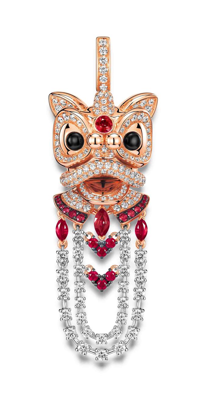 QEELIN年节登场的Xi Xi系列舞狮钻石彩宝吊坠。（QEELIN提供）
