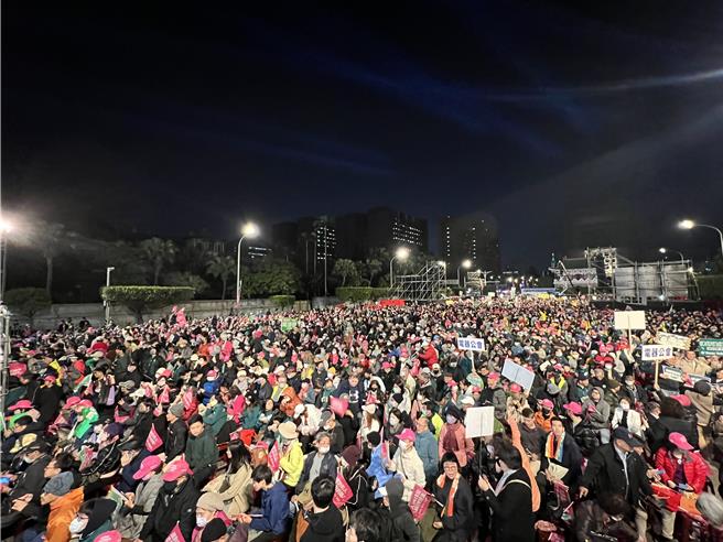 凱道護國之夜湧進12萬人 陳時中：把疫苗採購當政治提款機兩年有63個疫苗採購指控。（曾薏蘋攝）