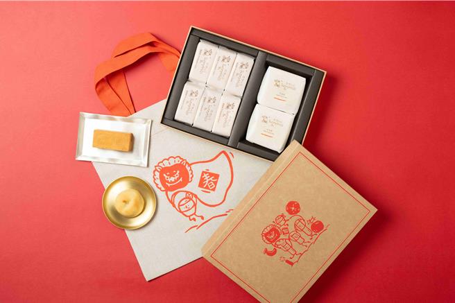 「微热山丘」献上龙年限定礼盒，用水果甜点迎好运、庆团聚，年年都「舞春」。 （微热山丘提供）