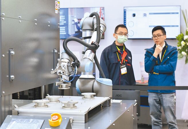 大陆拟扩大中止ECFA早收清单优惠项目，经济部、农业部口径都是影响不大。图为2023台北国际工具机展。（本报资料照片）