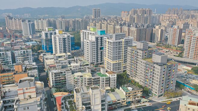 新北市三峽國光段青年社宅二期工程10日爆發分包商積欠小包商工程款爭議，城鄉局介入協調。（新北市城鄉局提供／呂健豪新北傳真）