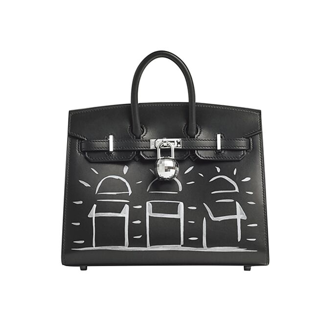 Birkin Sellier Faubourg en fete提包，正面可以看到手繪總店大門圖樣，售價72萬8600元。（Hermes提供）