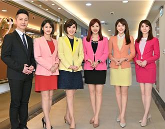 美女主播为播报开票备战 带6岁儿读选举公报培养民主素养