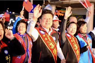 花莲巨幅国旗再现！傅昆萁市区游行造势 张美慧吉安乡展现决心