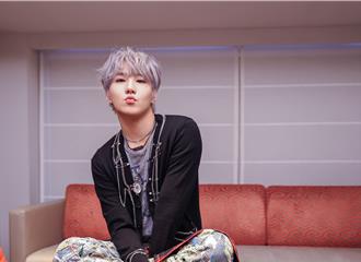 韓歌手BE’O喝手搖飲「愛蘆薈勝珍珠」 首來台喊話讓粉絲濕身