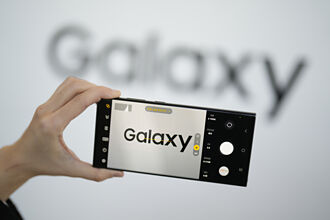 聯手漫威在CES展大打廣告 三星Galaxy新手機 強打AI功能