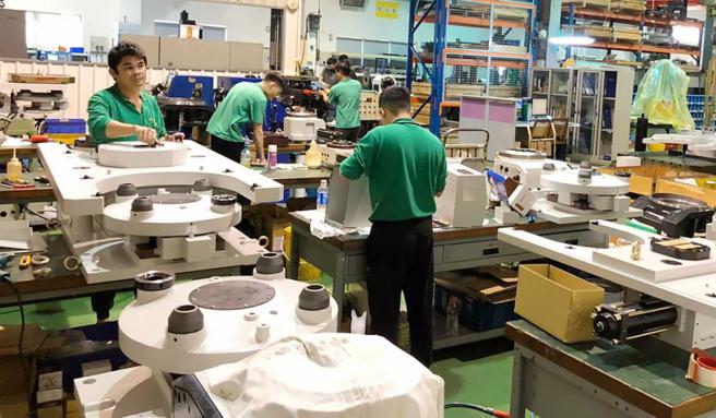 新北市一名工厂师傅第一天上班就被切断4根手指，事后提告雇主伤害，开价2百万和解，雇主怀疑遇上坑钱的求职蟑螂。（示意图／非本案店家，报系资料照）