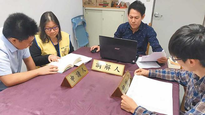 劳动局人员指出，检举违规中以雇主未做资遣通报最多，如遇上劳资争议可向主管机关请求协助及申请调解。（图／报系资料照）