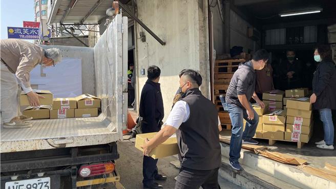 嘉義縣所有選票11日在警方護送下，昨傍晚已全數安全送達各鄉鎮市選務中心、嚴密保管。（嘉義縣政府提供∕呂妍庭嘉義傳真）