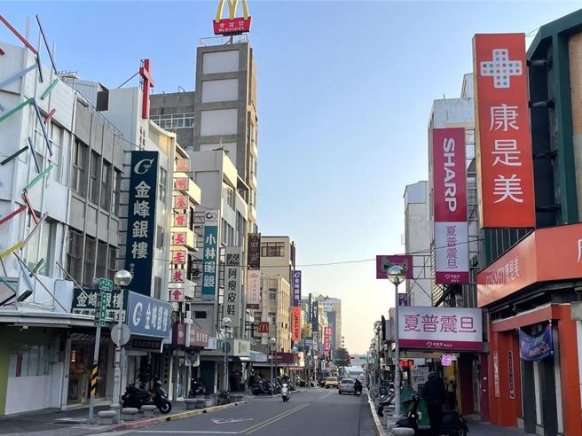 澎湖马公市以中正路、民权路一带的中古透天最为抢手。（图／东森房屋提供）