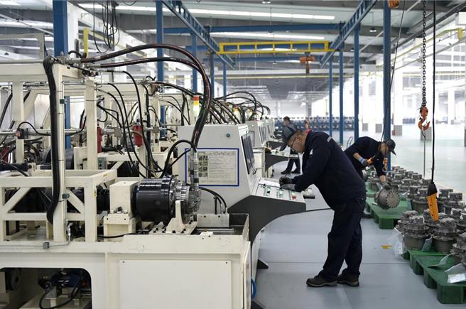 世界经济论坛执行董事札希迪（Saadia Zahidi）日前表示，全球经济短期前景不容乐观，中国经济健康发展将为世界其他地区带来积极的溢出效应。（摘自新华社）