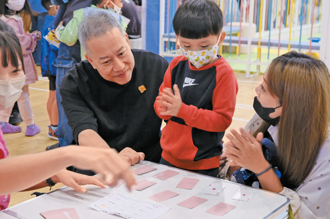 透过亲子同乐，基隆室内儿童乐园能够拉近孩子与家人的距离。（图／基隆市政府提供）