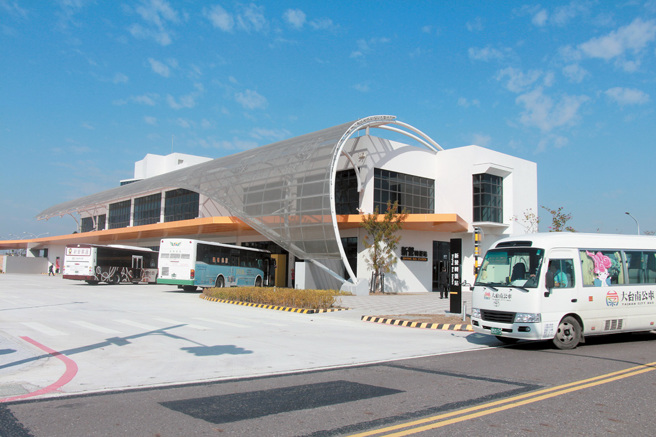 新营转运站为溪北重要交通转运节点。（图／臺南市政府提供）

