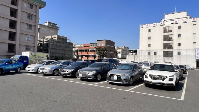 市府交通局表示，新东立体停车场完工后，可增加原有的3倍停车量能。（张毓翎摄）