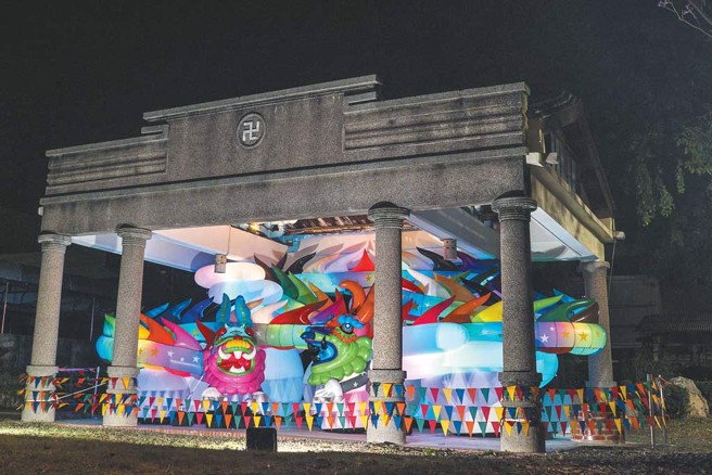 修德拜亭由艺术家胡宫雪娜带来《兔龙》。（图／臺南市政府文化局）

