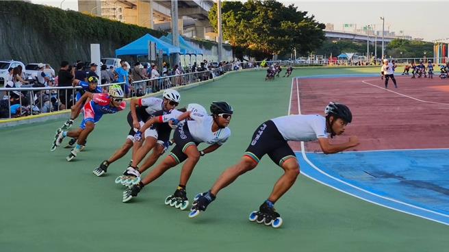 新北市板桥华江河滨公园江子翠直排轮场近日整修完毕，让常带着选手在此练习的教练开心直呼「选手可以放心练习了」。（新北市高滩地提供）