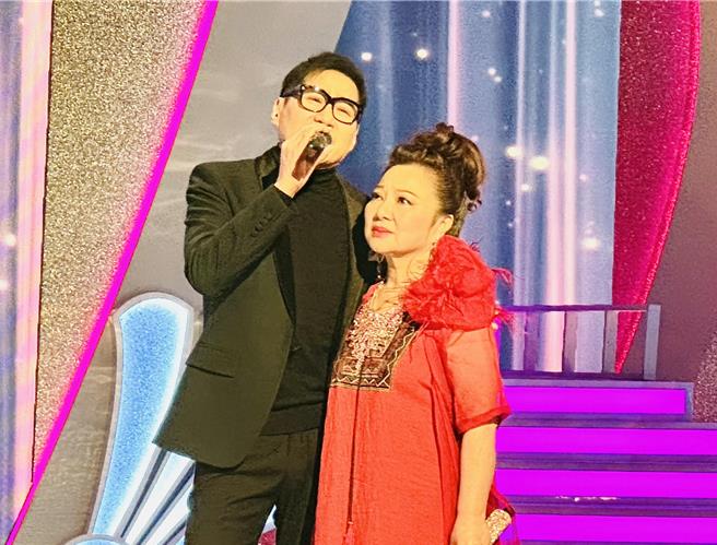 文章（左）日前上節目接受白冰冰訪問。（翰森娛樂提供）