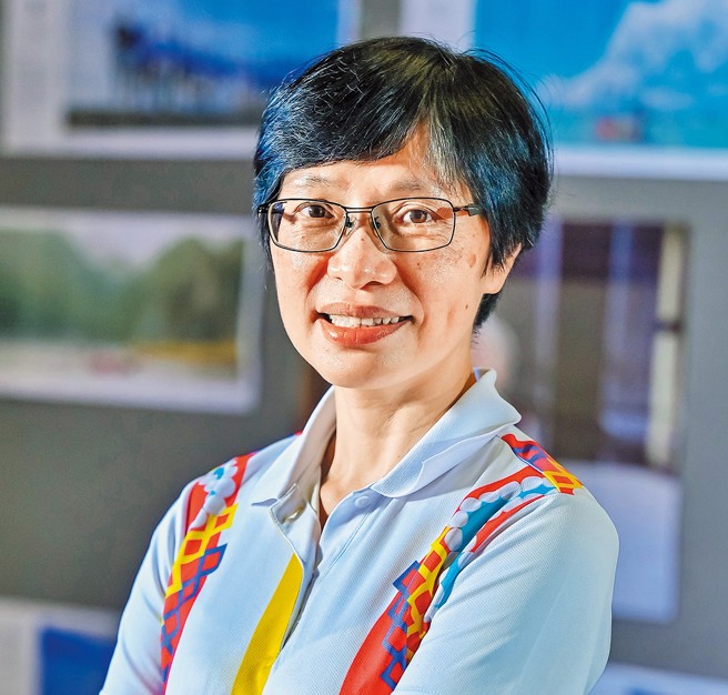 领航员：林维玲（交通部观光署东部海岸国家风景区管理处长）。迎接2024年到来，东部海岸国家风景区管理处精心规划涵盖艺术、部落、生态及运动等不同主题的观光活动，期盼旅人来到东海岸享受不一样的行程。（图／交通部观光署东部海岸国家风景区管理处）


