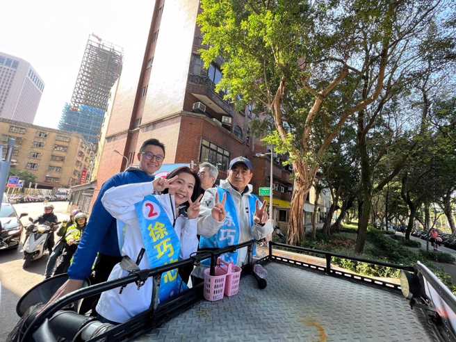 徐巧芯深夜在臉書發文，透露自己從早餐店女孩走上從政路的心裡話。(翻攝自徐巧芯臉書)