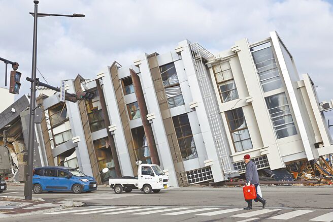 全球强震频传，住宅地震保险投保件数逐年增加。（美联社）