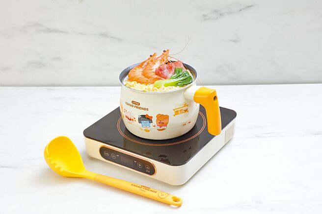 全聯KAKAO FRIENDS「和風奶鍋」是消夜煮泡麵首選，3生鮮積分或600福利點＋799元。（全聯提供）