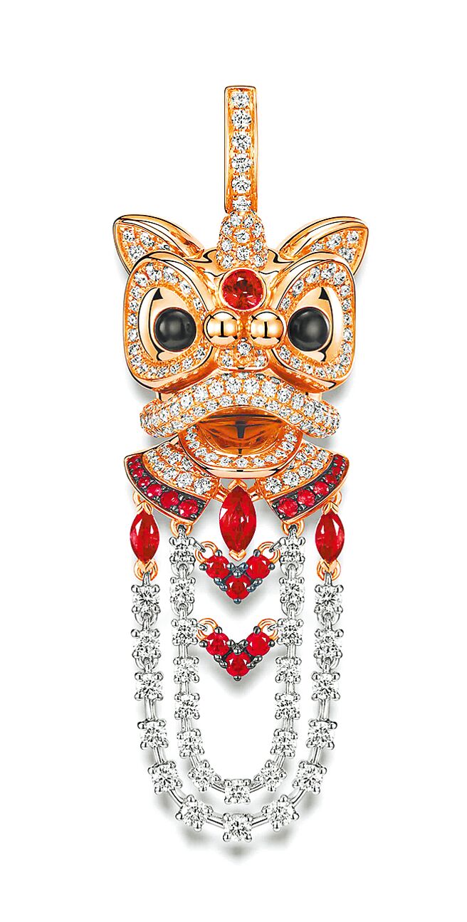 Qeelin年节登场的Xi Xi系列舞狮钻石彩宝吊坠。（Qeelin提供）