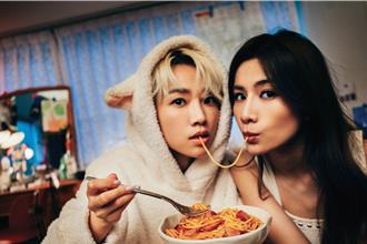 晨悠翻唱徐佳莹晕船神曲 见「真的傻」好友不劝退