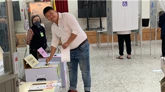 南投二區游顥不到8點就排隊投票 曝選後最想做這事