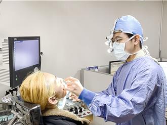 男長期鼻塞吃藥沒效！ 醫用這方式讓他通鼻又美鼻