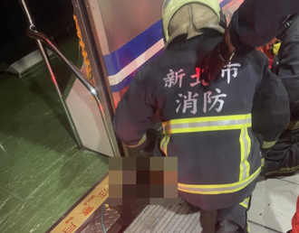 台鐵浮洲站民眾落軌   區間車進站「迎面撞上捲車底」無生命跡象