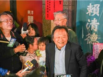 回锅立院不忘「蒋师」身分 王世坚：以后礼物少不了蒋万安