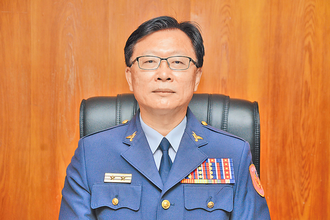 領航員：莊勝雄（苗栗縣警察局長）。新年期間警察工作辛勞且危險，本局將秉持「人權、效率、風紀、形象」的工作指標，致力促使轄區治安平穩、交通安心、服務有感。苗栗縣警察局將不斷提升執法專業和服務品質，以回應縣民的期待和需求。衷心感謝縣民對我們的支持和理解，並祝福大家新年快樂，平安健康。（圖／苗栗縣警局提供）