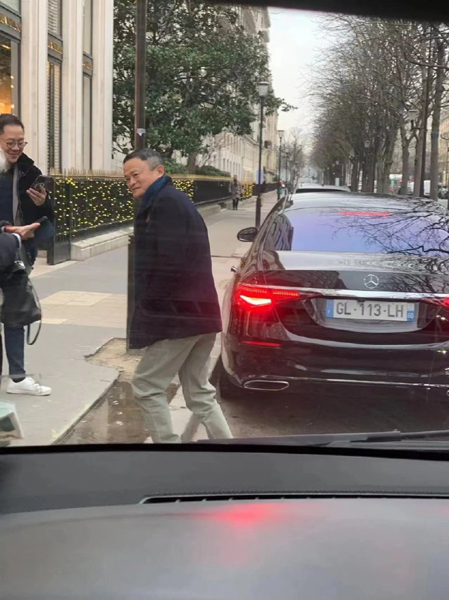 阿里巴巴创办人马云被目击现身法国巴黎。（图取自寰亚SYHP微博）