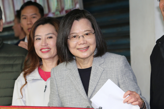 影》蔡英文完成投票！呼吁大家尽快投票 不忘提醒1事