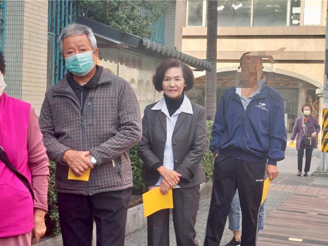 宜兰县长林姿妙（倒数第二）呼吁大家踊跃出来投票。（吴佩蓉摄）