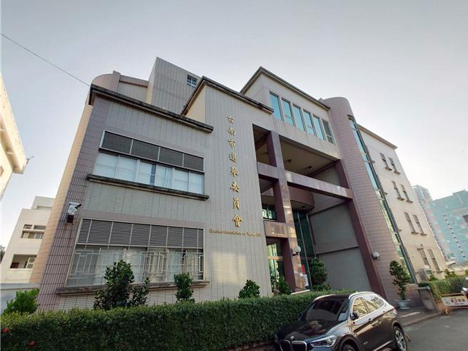 某網媒發快訊指台南市有多處投票所發生砍人事件，台南市選委會表示，經查完全沒有此事，除嚴正駁斥外，也已報請檢警調查。（本報資料照片）