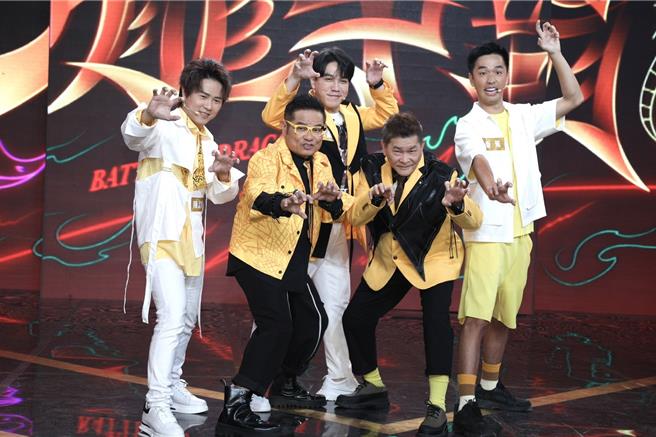 许效舜、澎恰恰领军金龙队。（池宗玲摄）