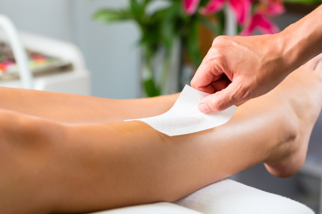 男子第一次体验除毛，疑似被女技师「性暗示」，让他尝过第一次体验后，还想再去第二次。（示意图／shutterstock）