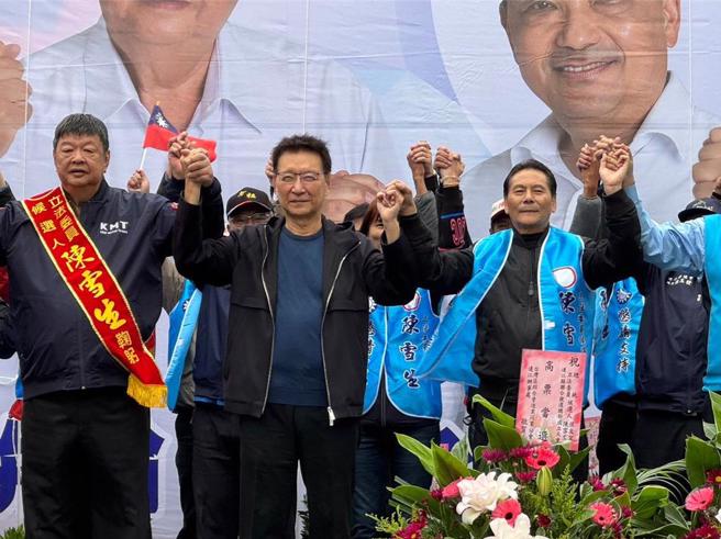 截止投票後，國民黨立委候選人陳雪生勢如破竹，在各投開票所都是領先局面。於得票過半後，已自行宣布當選。(資料照片/趙少康競選團隊提供)