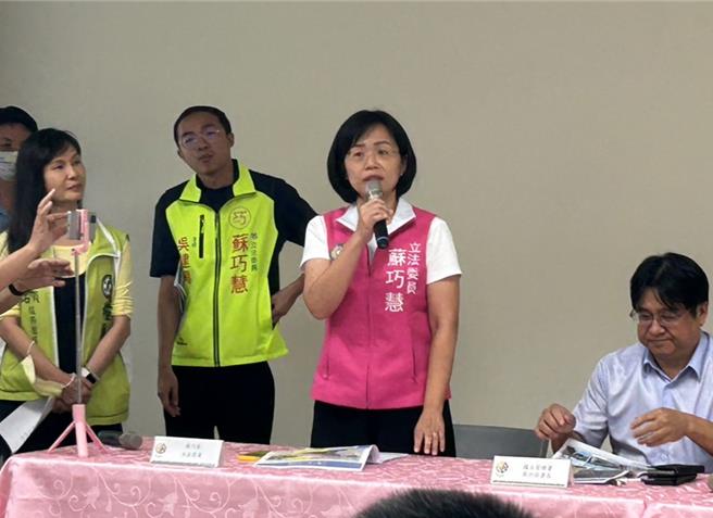 2024年1月13日新北市／新北五选区立委候选人苏巧慧自行宣布当选。(刘玮晴摄)