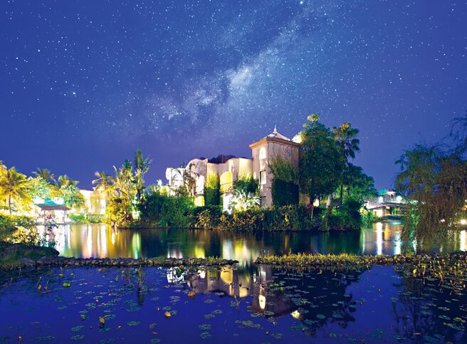 理想大地「暮星住宿專案」讓旅客享受獨特的旅遊體驗，5月前入住「暮星住宿專案」，即可有機會獲得限量星座杯。圖／理想大地提供